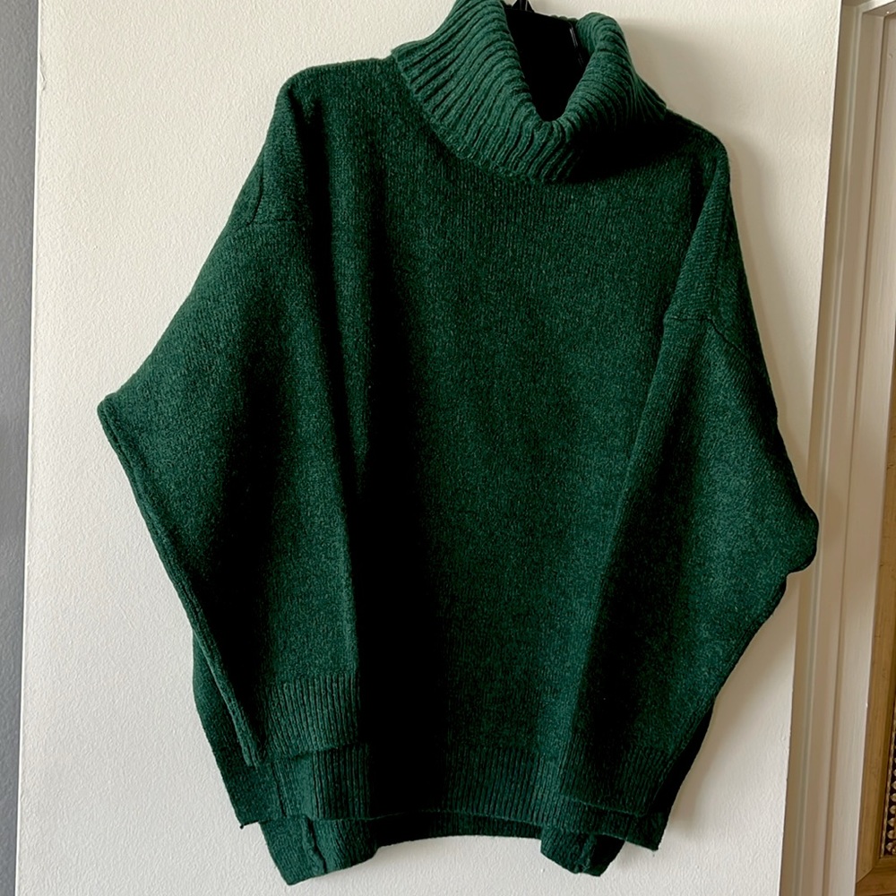 H&M turtleneck sweater size S